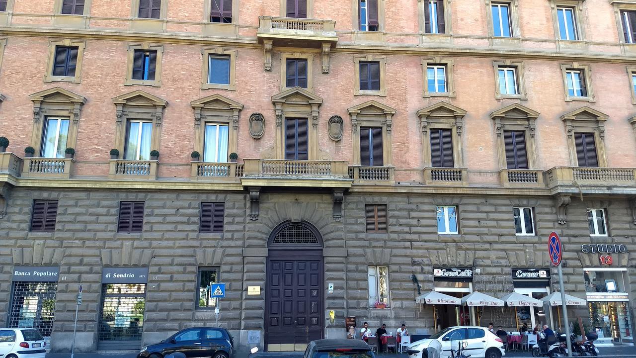 Amoraroma, Economy With Shared Bathrooms