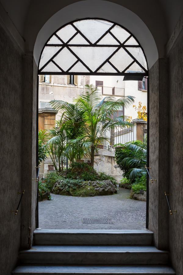 The Royal Story Roma
