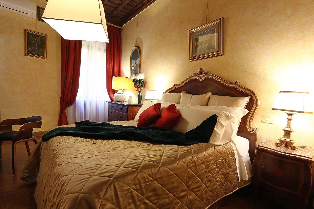 Apartment La Casa Dell'orologio Di Palazzo Berardi Rome