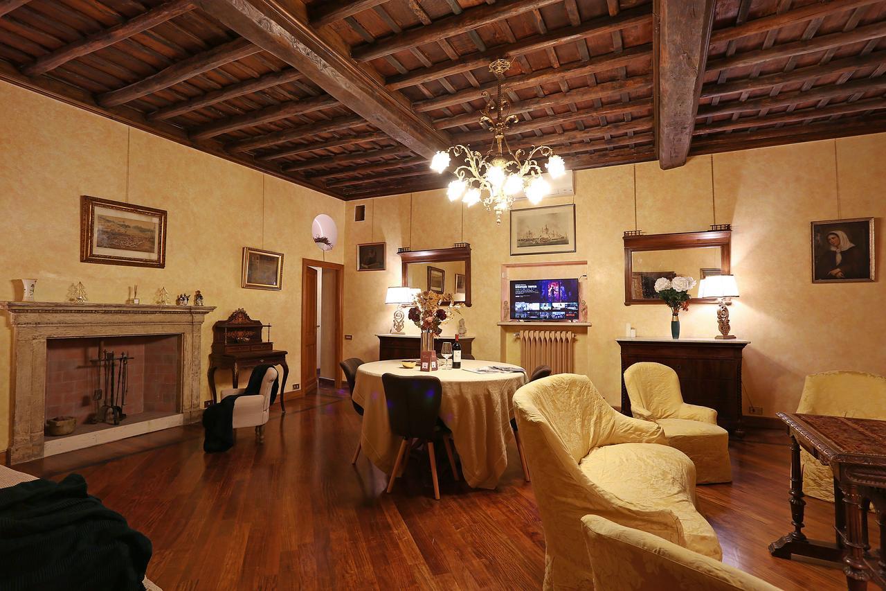 Apartment La Casa Dell'orologio Di Palazzo Berardi