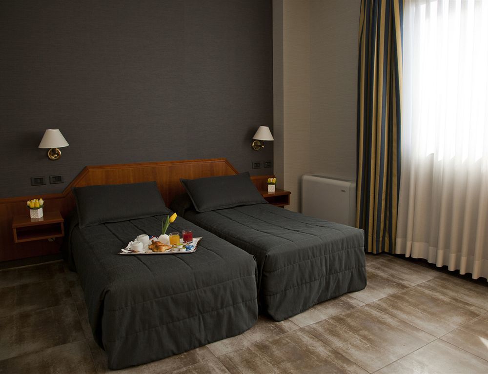 Hotel Zone 4*