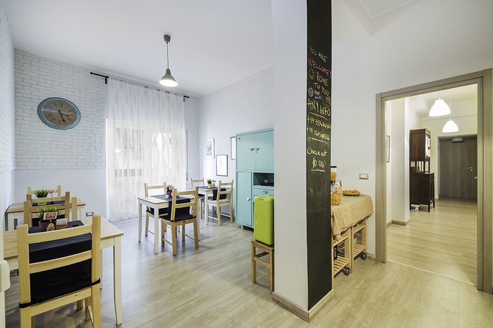 Couette-café To Rome