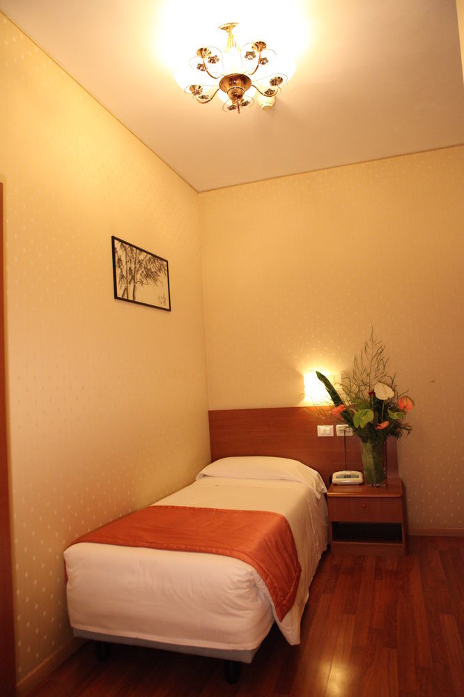 Hotel Flower Garden