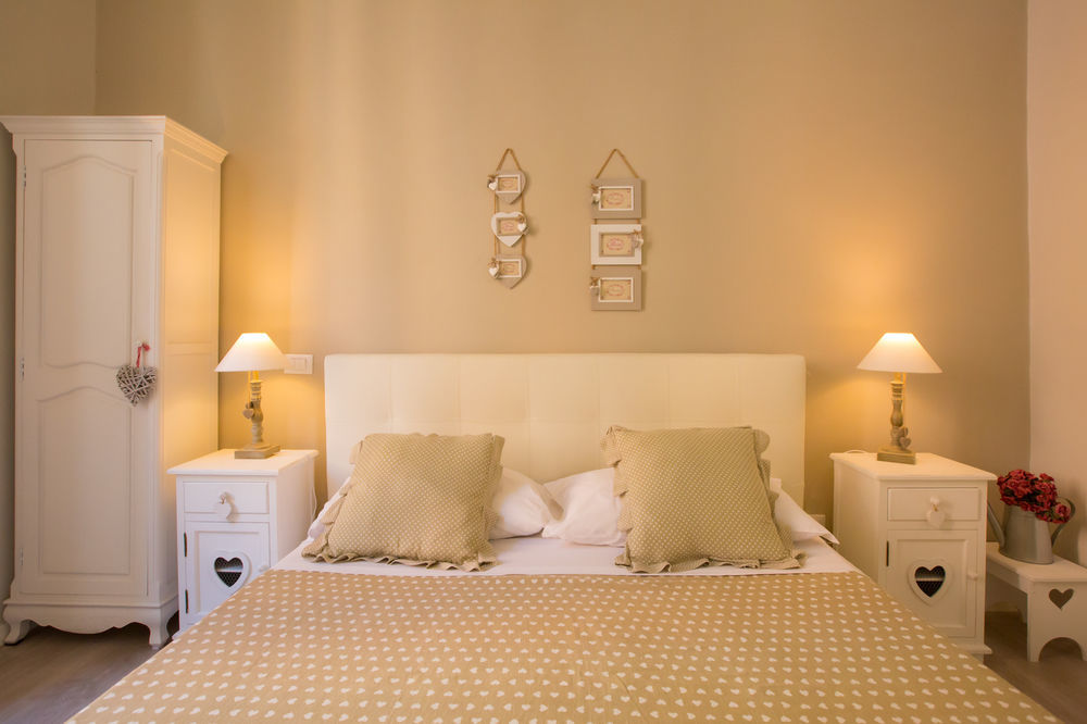 Vatican's Keys Couette-café Rome