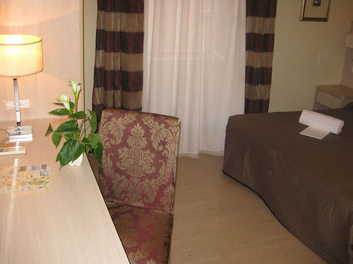 Booking House 3*