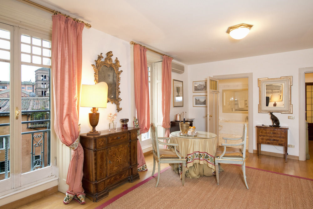 Bed & Breakfast Residenza Ruspoli Bonaparte Rome