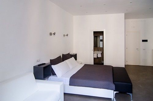 Guest house I *