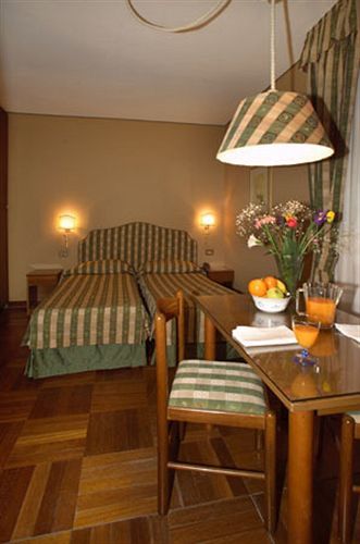 Ponte Bianco 3* Rome