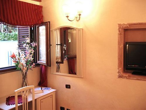 Sweet Dream Trevi Bed & Breakfast 4*