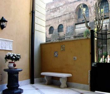 Domus Pinciana Bed & Breakfast 3*