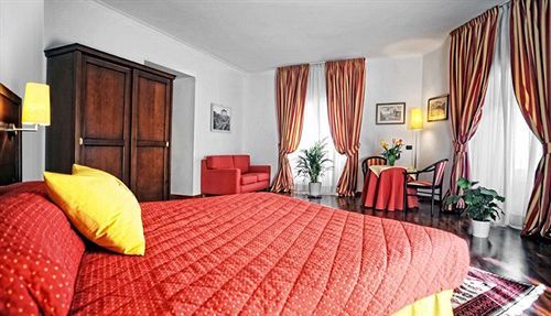 & 2* Rome