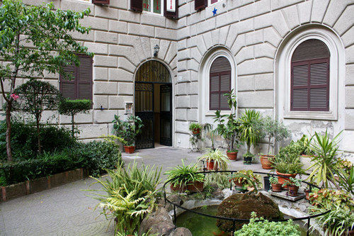 Sergio House Bed & Breakfast 2*