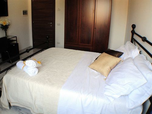 Little Rhome Bed & Breakfast Rome