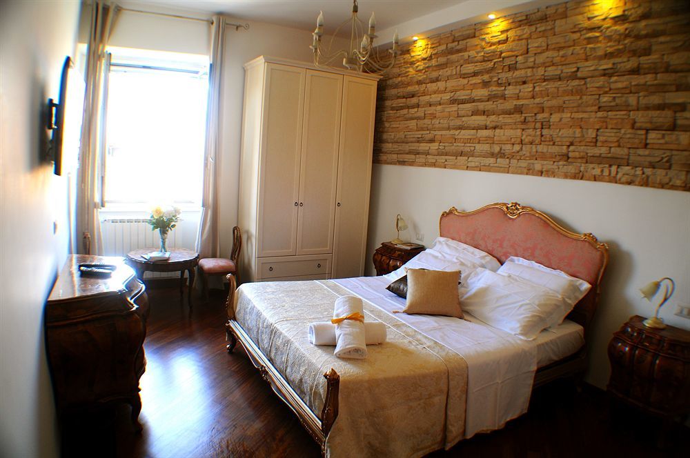 Little Rhome Bed & Breakfast