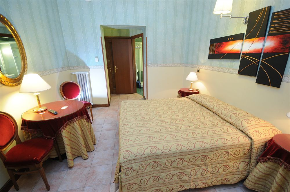 Sweet Hotel 2*