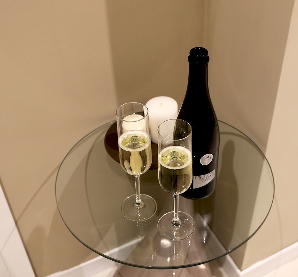 Le Coq Suites Bed & Breakfast