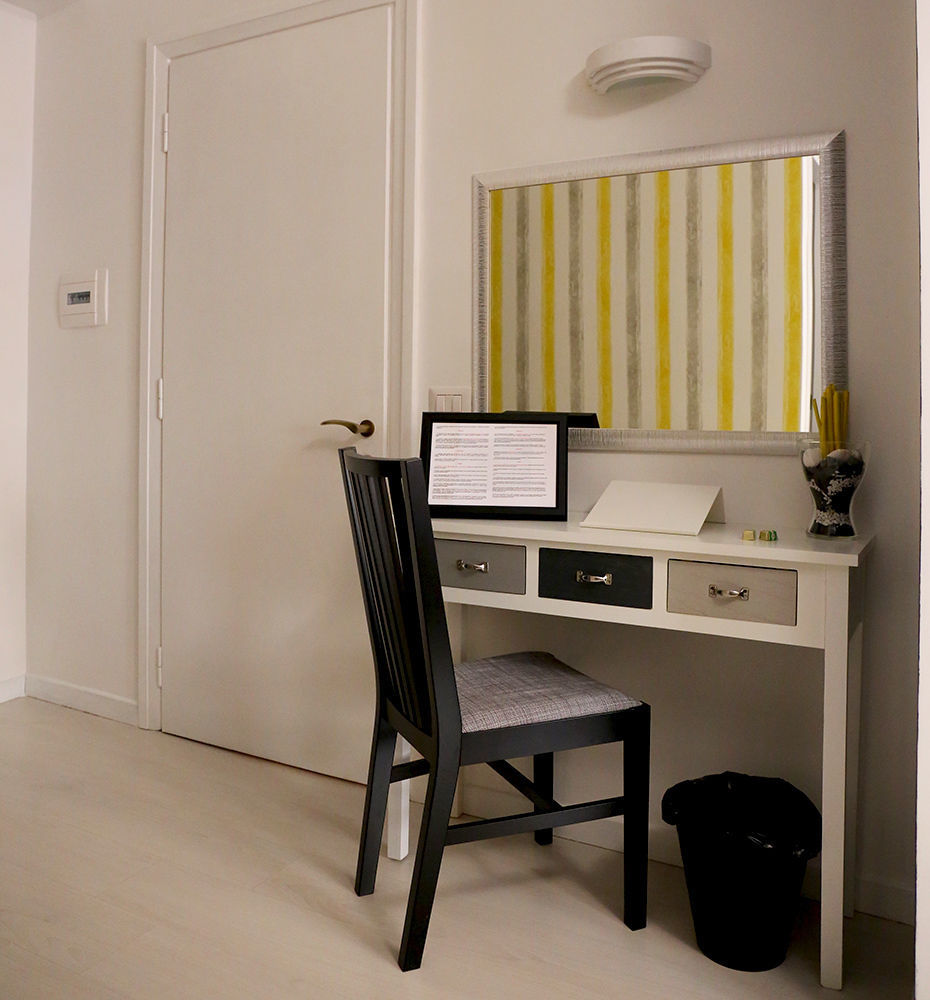 Le Coq Suites Bed & Breakfast 3*