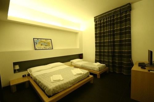M&j Place Rome