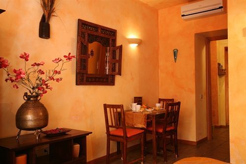 Bed & Breakfast Momi 2*