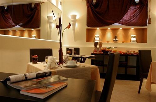 Latinum Hotel