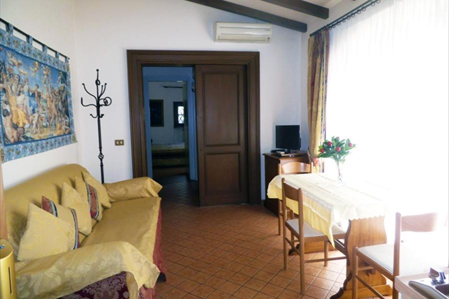 Aparthotel Casale Mostacciano 3*