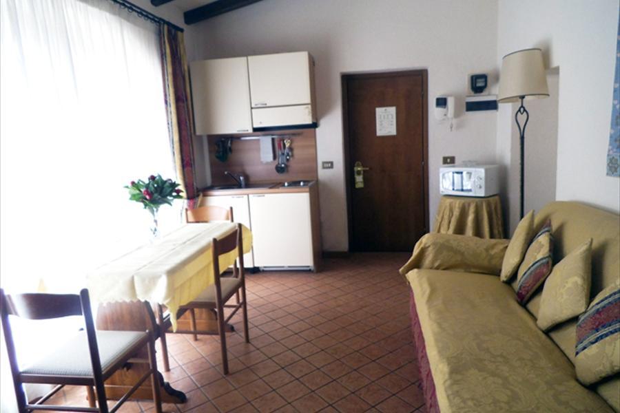 Casale Mostacciano Rome