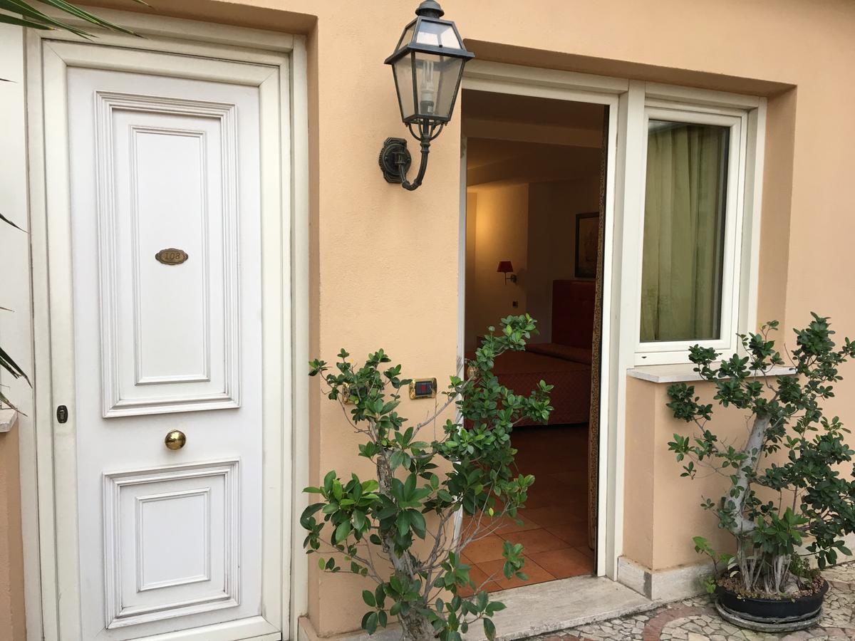 Quadrifoglio Eur 3* Rome
