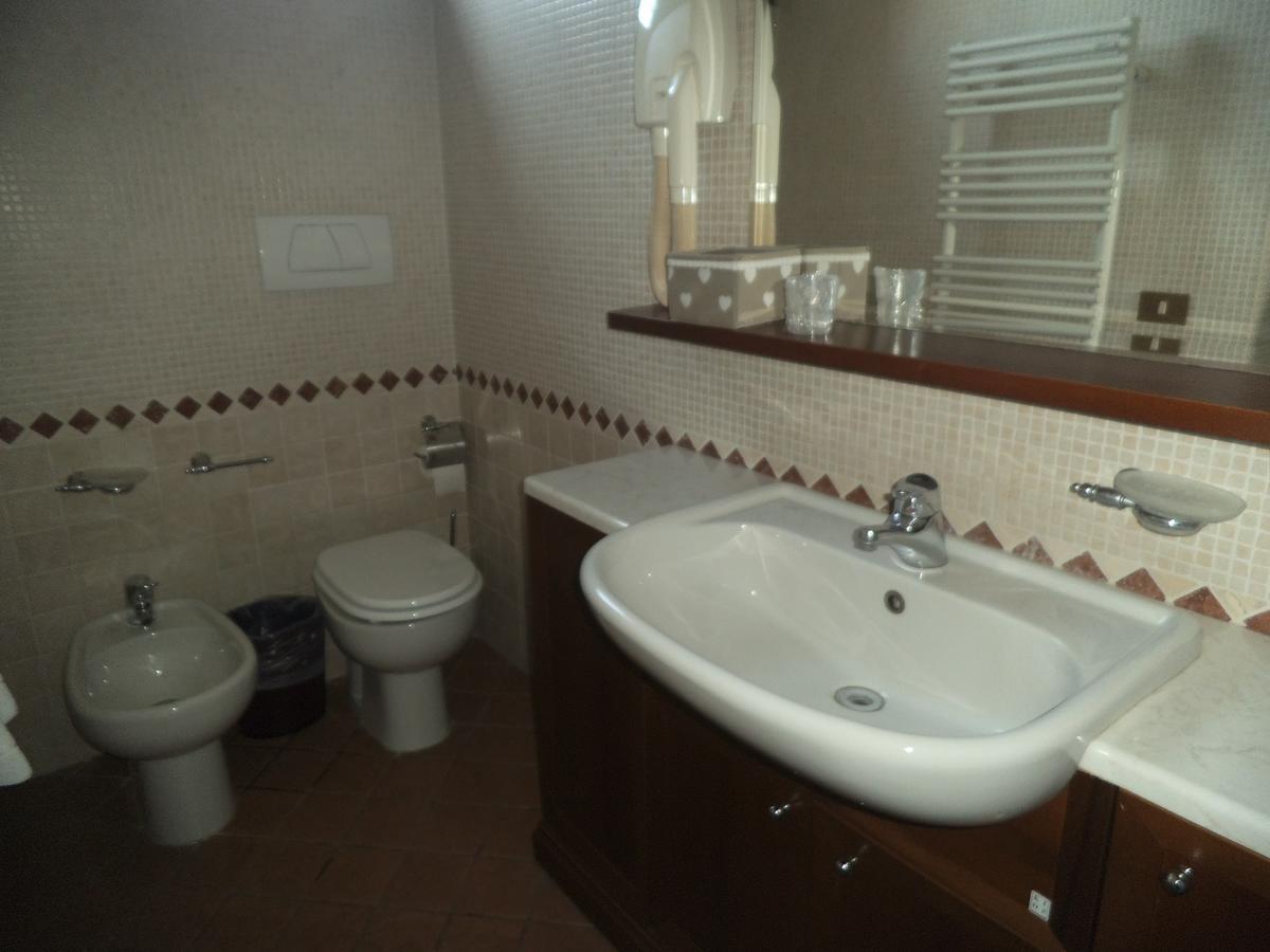 Casale Mostacciano 3* Rome