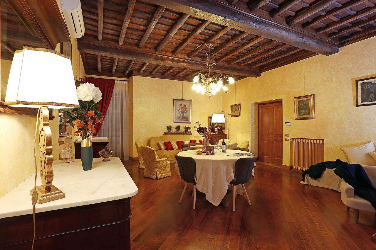 La Casa Dell'orologio Di Palazzo Berardi Apartment Rome