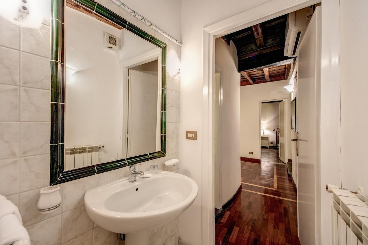 Piazza Navona Apartment