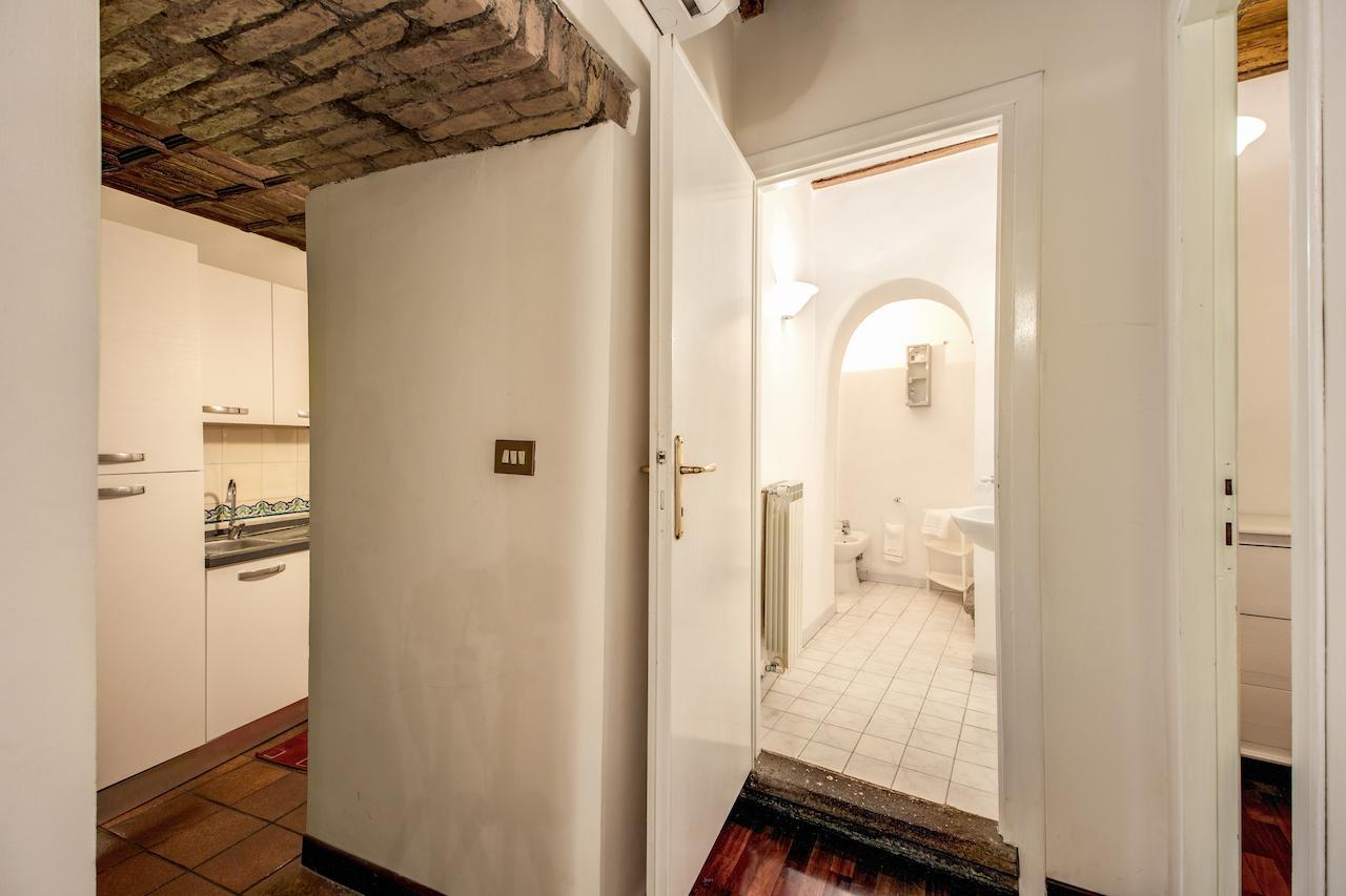 Piazza Navona Apartment