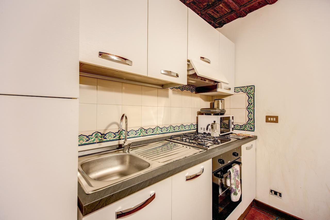 Piazza Navona Apartment