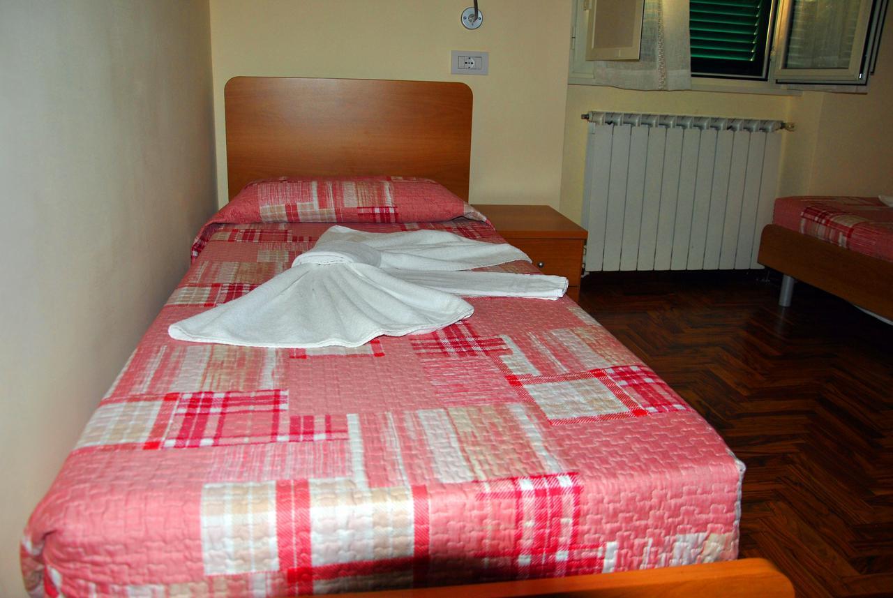 Affittacamere Casa Per Ferie Beato Rosaz