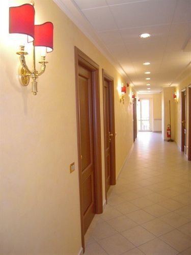 Vitti Hotel 2*