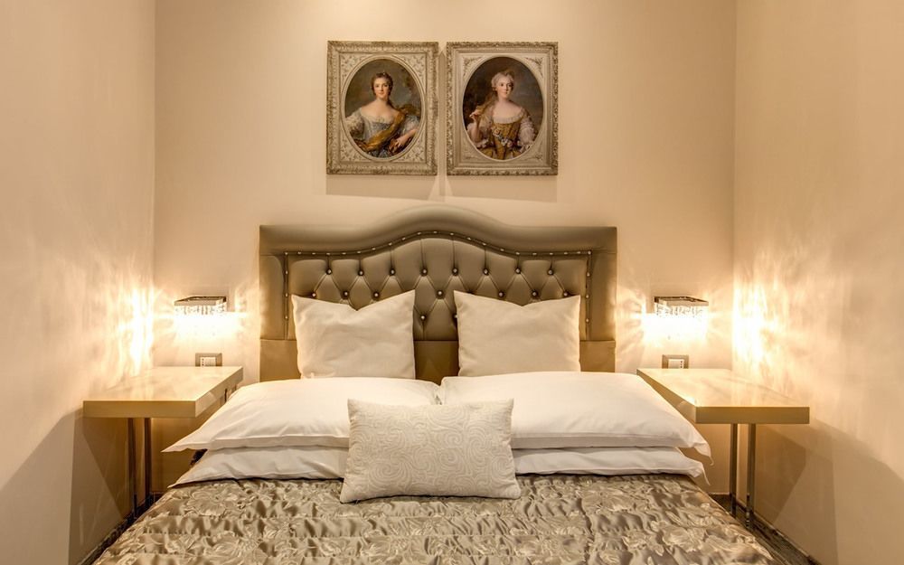 Colonna 18 By Ghor Gasthuis 2*