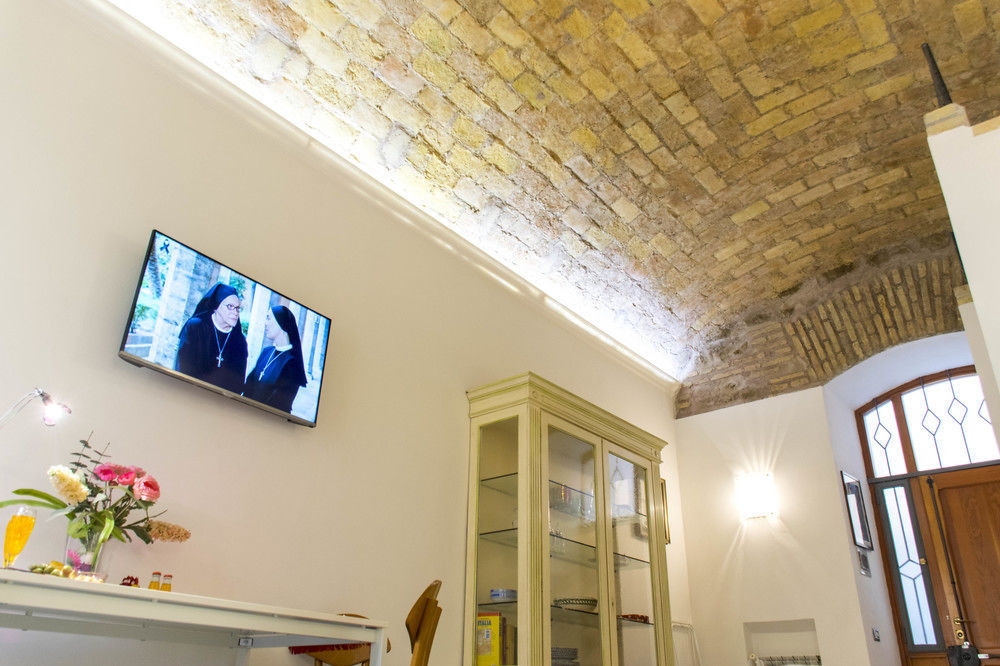 Gli Scipioni Bed & Breakfast