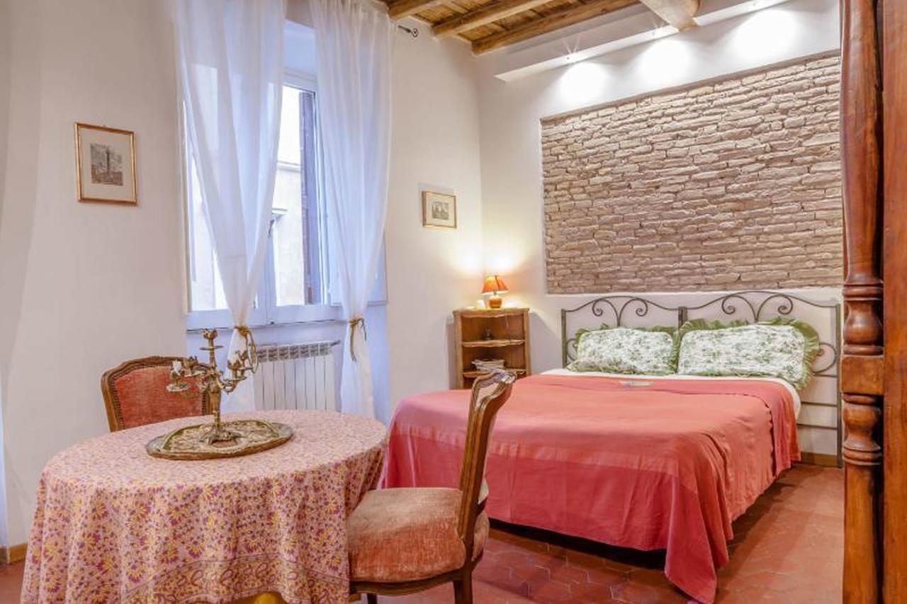 Navona Apartment *