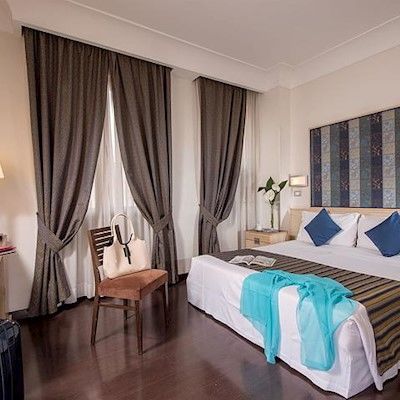 Saint Paul 4*