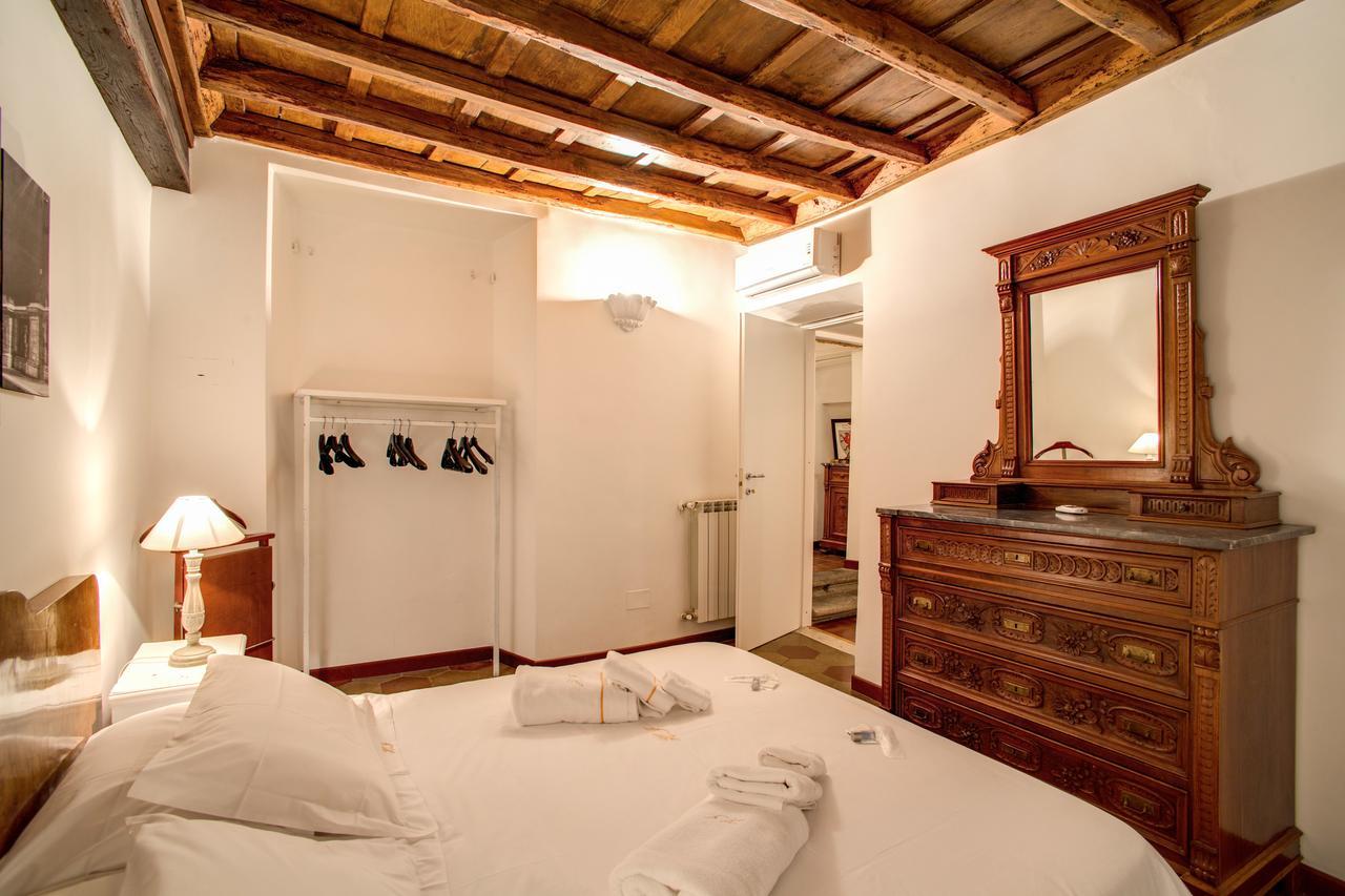 Piazza Navona Apartment