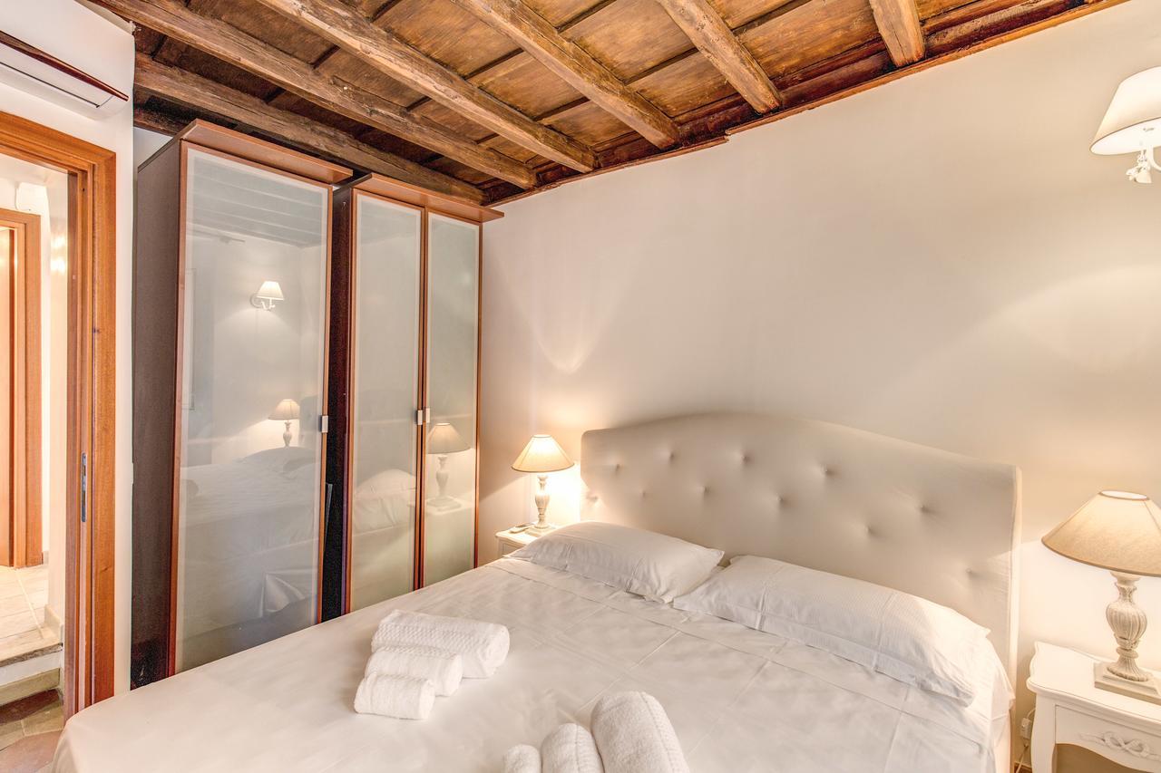 Piazza Navona Apartment *