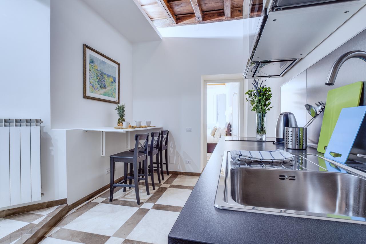 Apartment Flats Via Delle Muratte 2mins To Trevi Fountain *