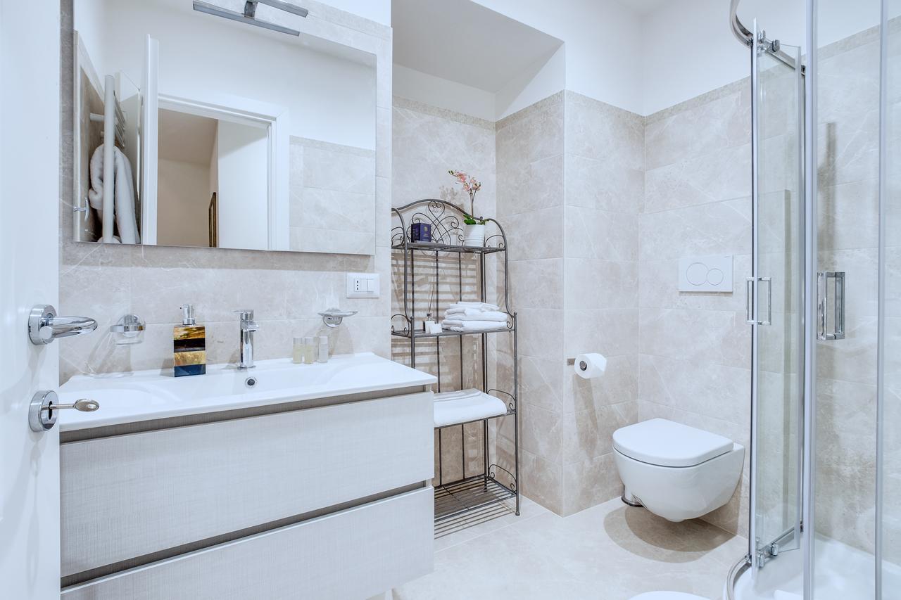 Apartment Flats Via Delle Muratte 2mins To Trevi Fountain