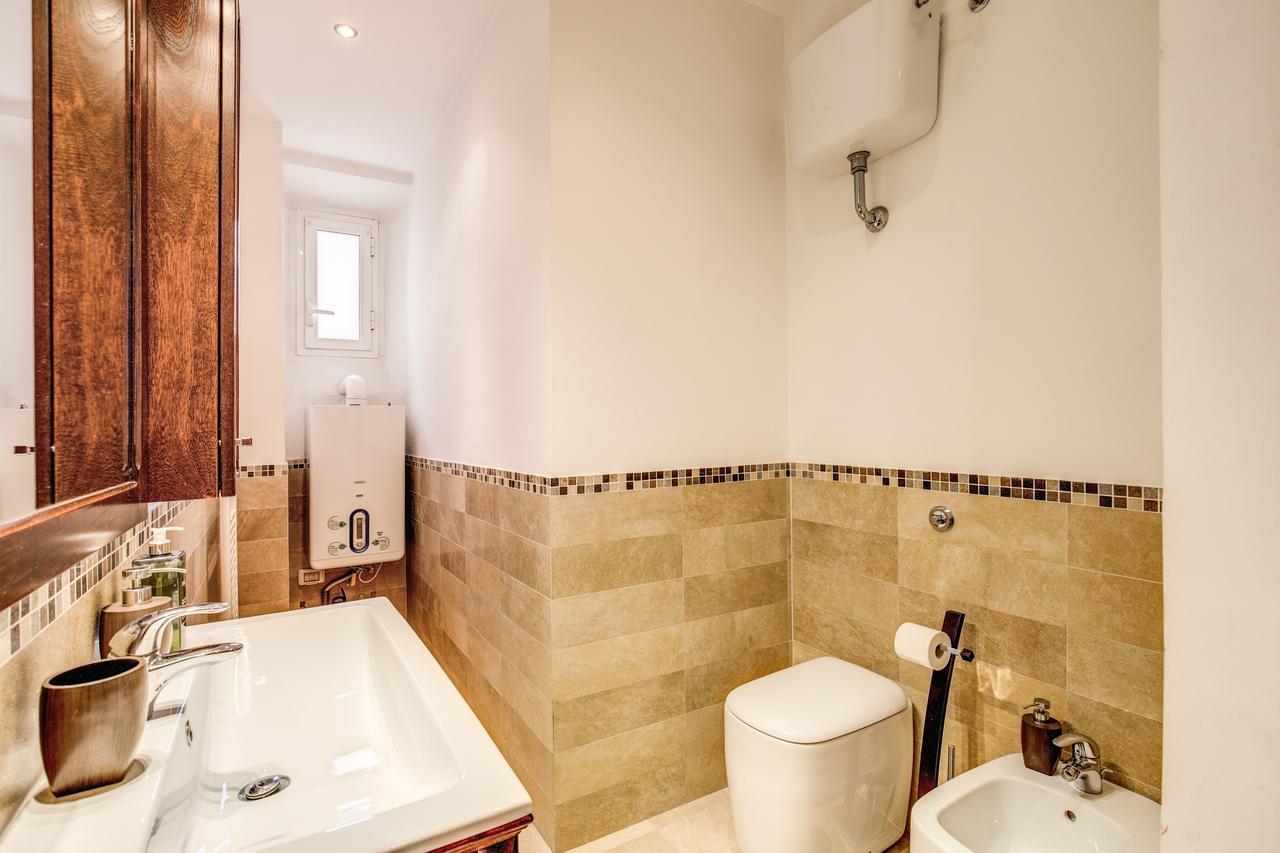 Apartment Life In Rome