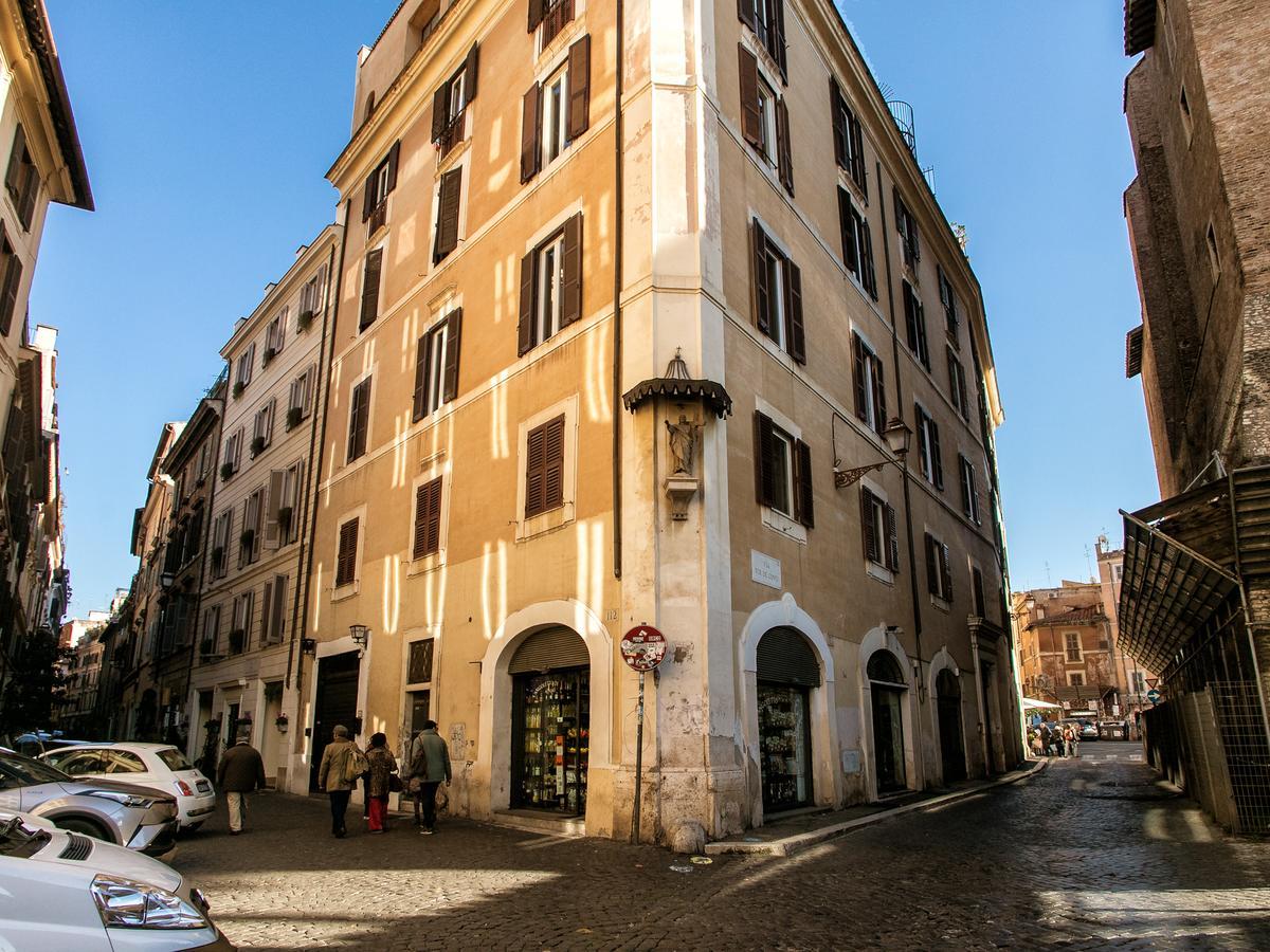 Piazza Venezia Luxury Design Apartment