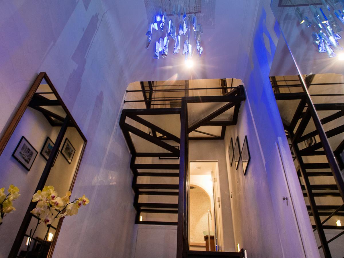 Piazza Venezia Luxury Design Apartment