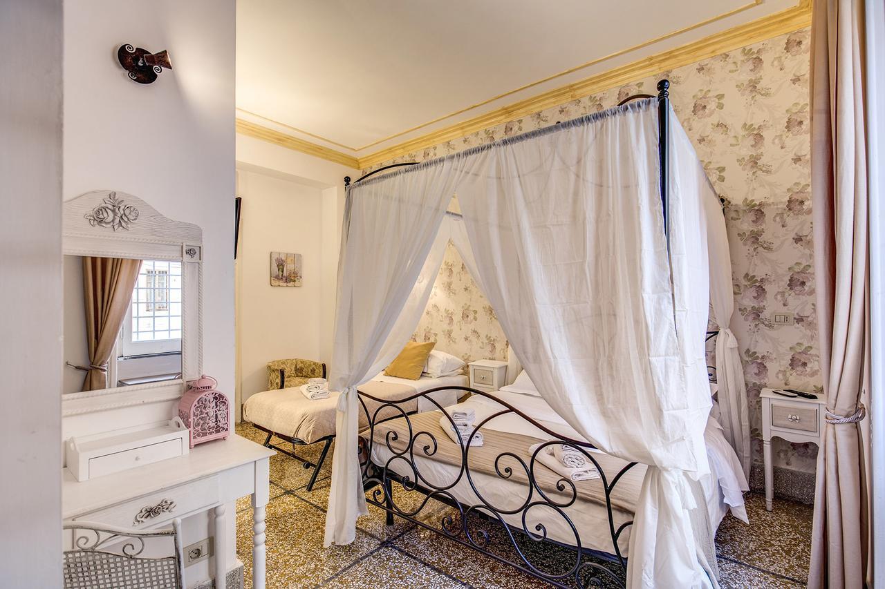Colosseo Romeo Bed & Breakfast Rome