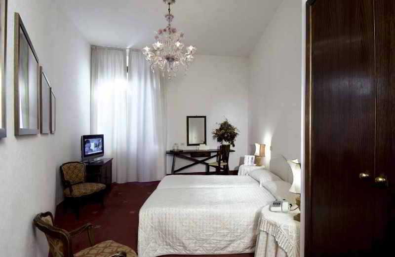 Hotel Columbia 3*
