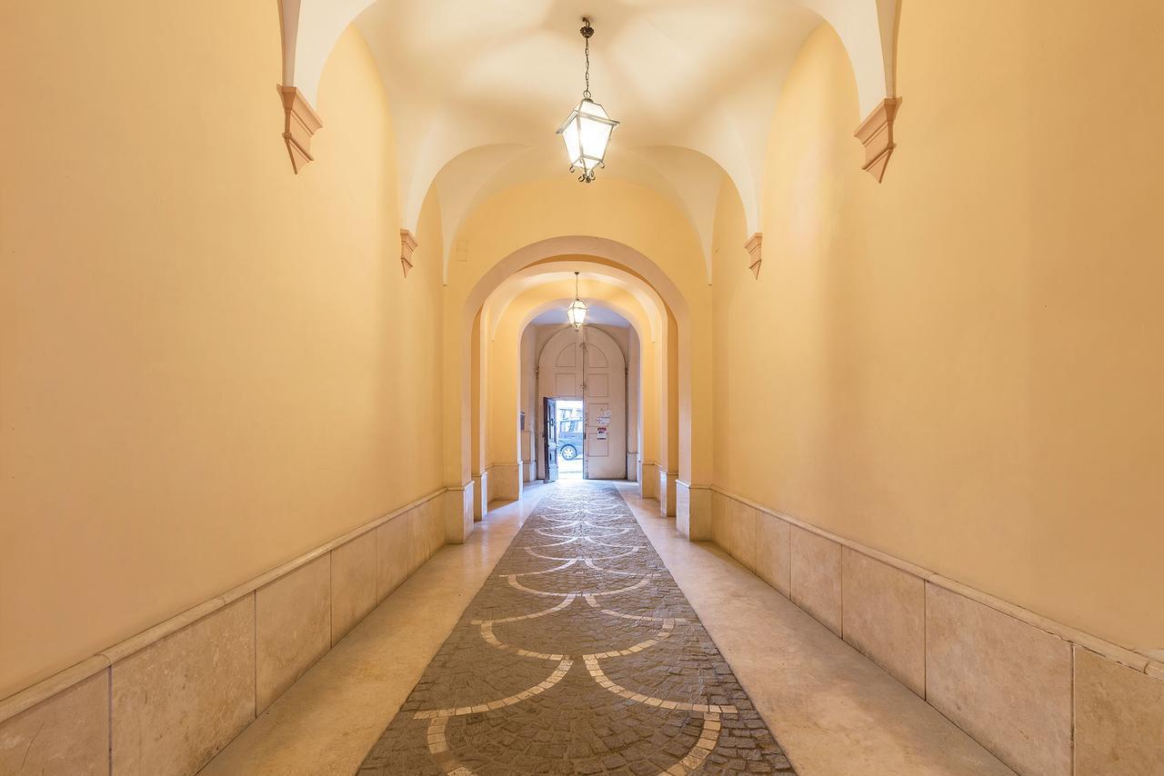 Sweet Little Near Pantheon Apartment Rome