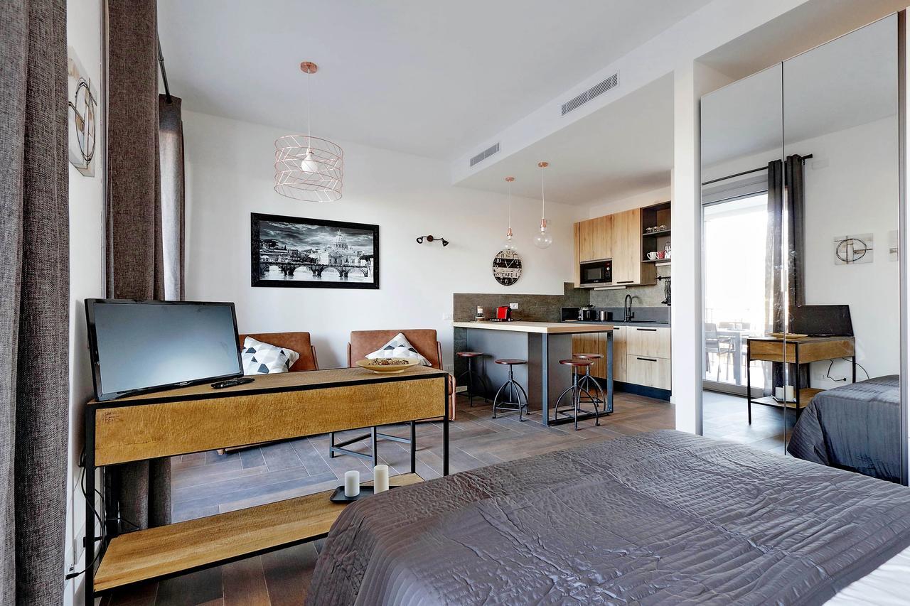 Ych-delizioso Monolocale Con Terrazzo Appartement