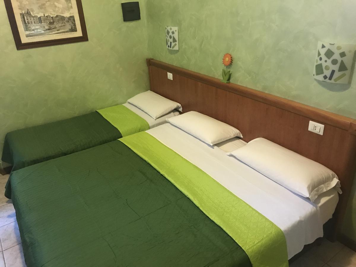 Hotel Tokyo *